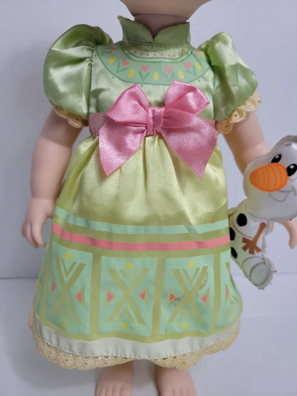 Disney Anna Toddler Doll in Green Dress with Pink Bow and Olaf Accessory